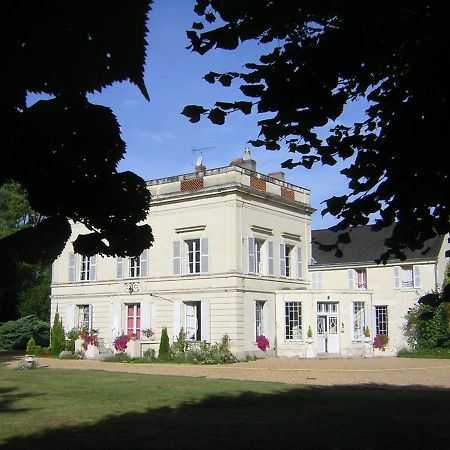 Les Longchamps Bed & Breakfast Neuillé Eksteriør bilde
