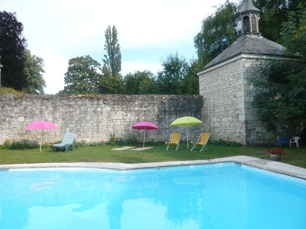 Les Longchamps Bed & Breakfast Neuillé Eksteriør bilde