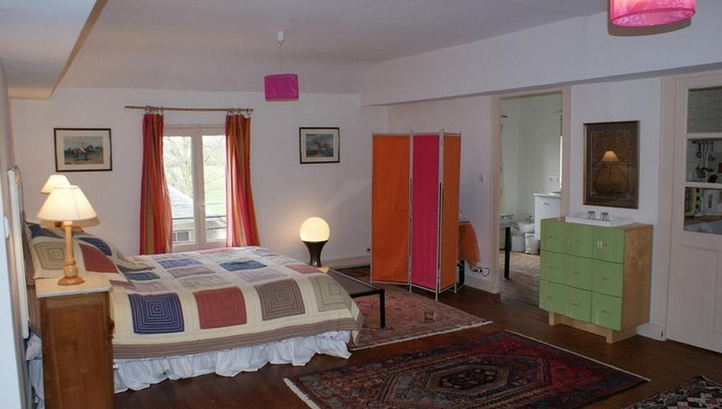 Les Longchamps Bed & Breakfast Neuillé Eksteriør bilde