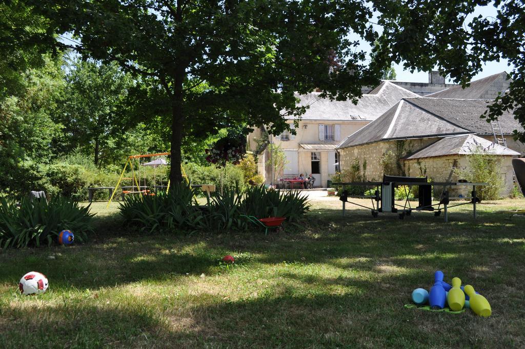 Les Longchamps Bed & Breakfast Neuillé Eksteriør bilde