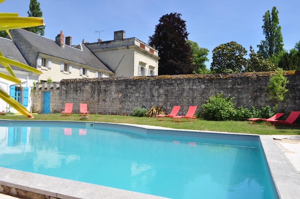 Les Longchamps Bed & Breakfast Neuillé Eksteriør bilde