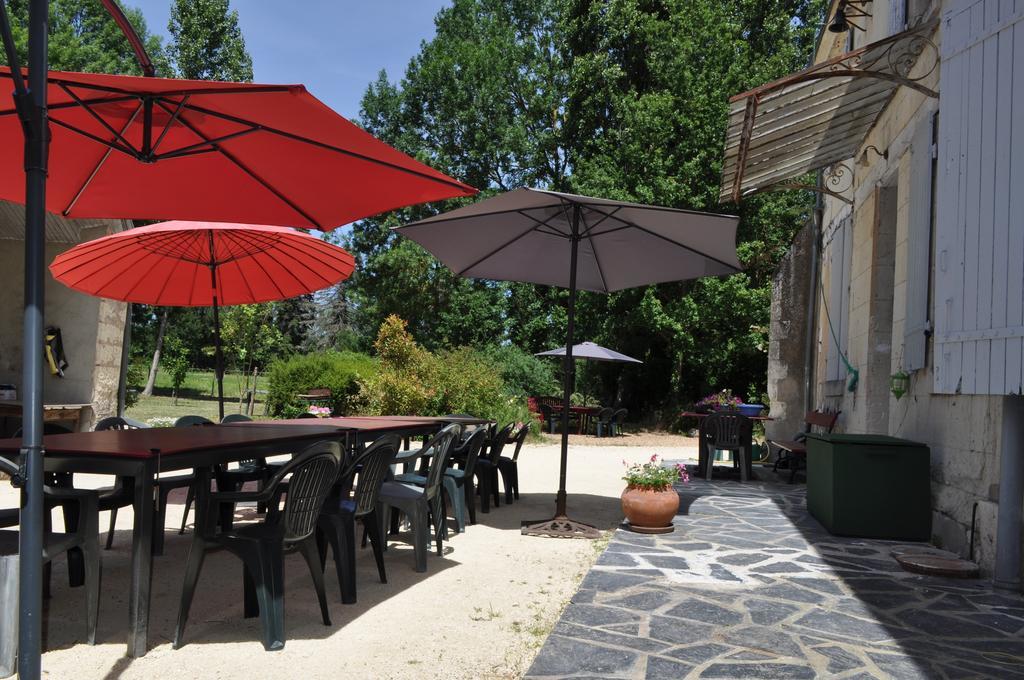 Les Longchamps Bed & Breakfast Neuillé Eksteriør bilde